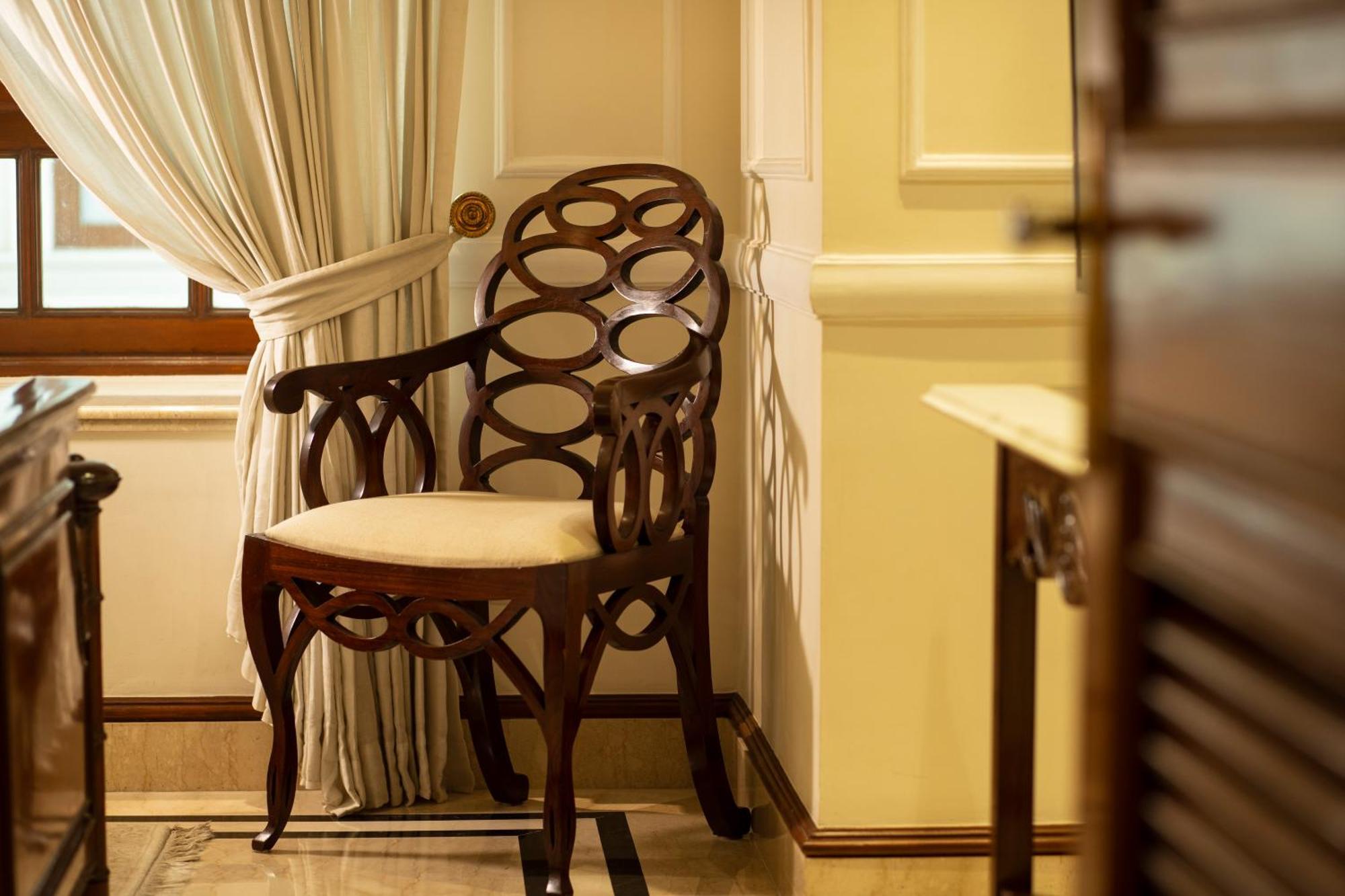The Imperial, New Delhi Hotel Exterior photo Chippendale chair