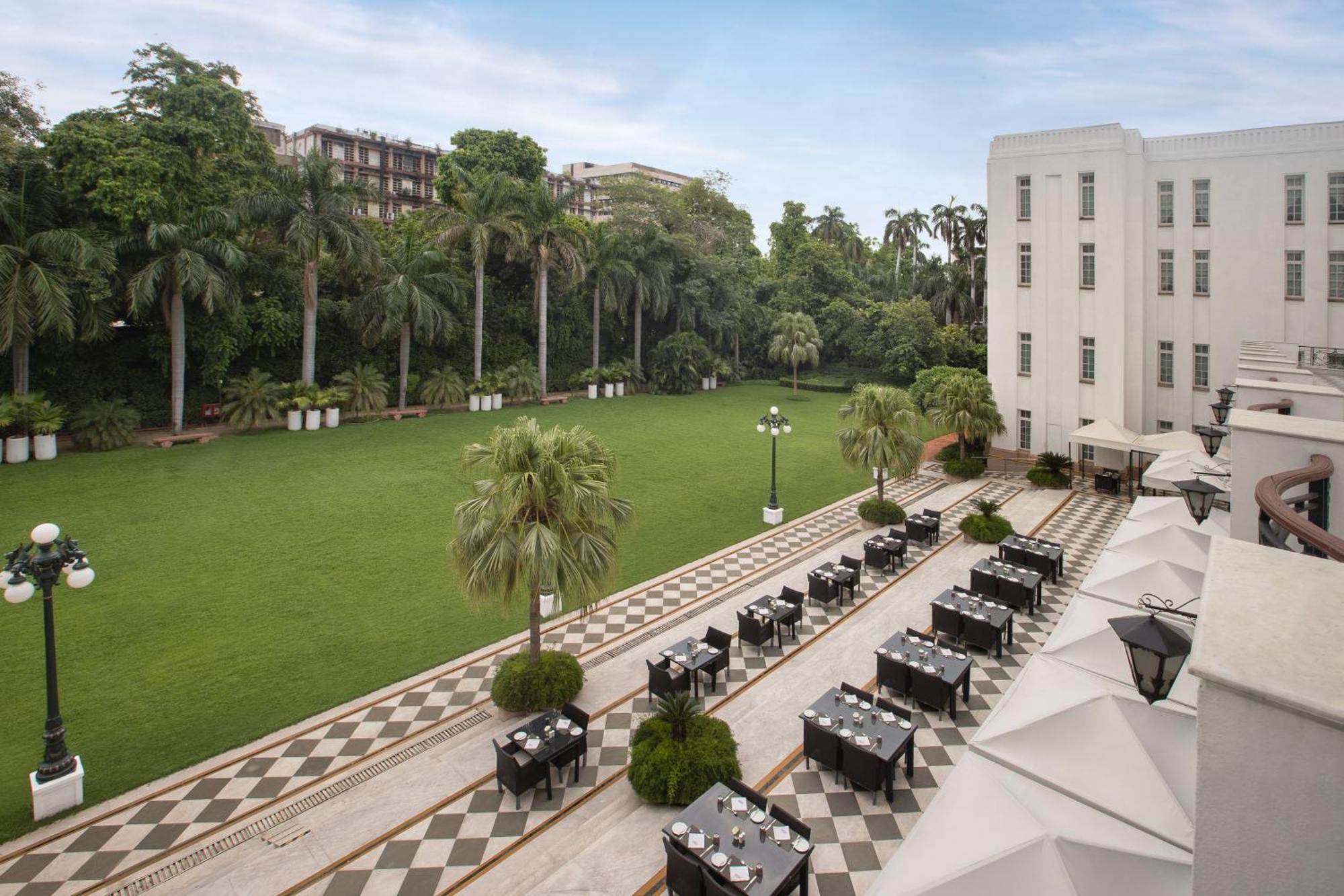 The Imperial, New Delhi Hotel Exterior photo The Imperial lawn