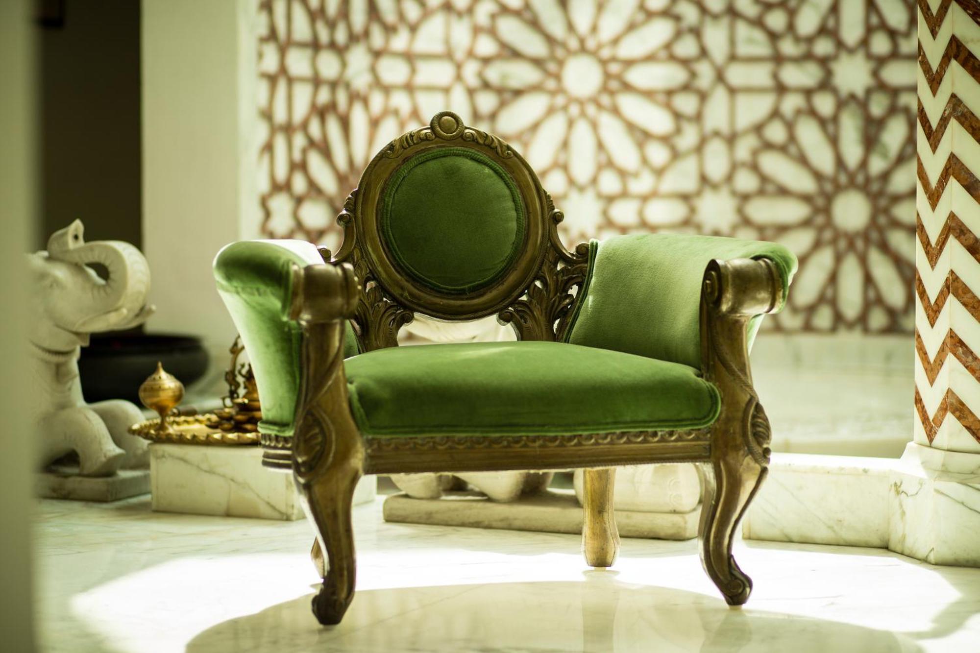 The Imperial, New Delhi Hotel Exterior photo A chair